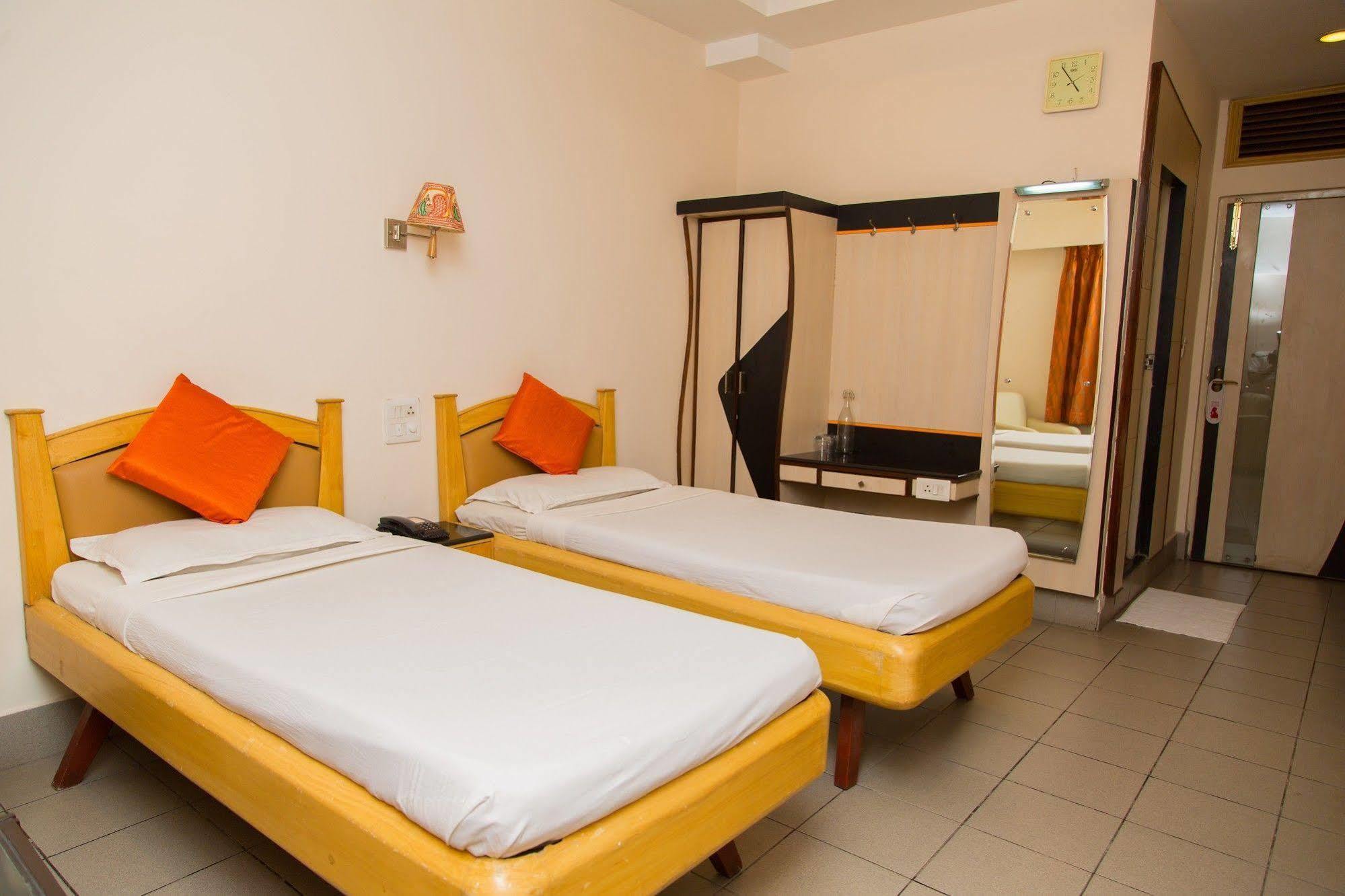 Fabhotel Kinnera Comforts Railway Station Visakhapatnam Extérieur photo
